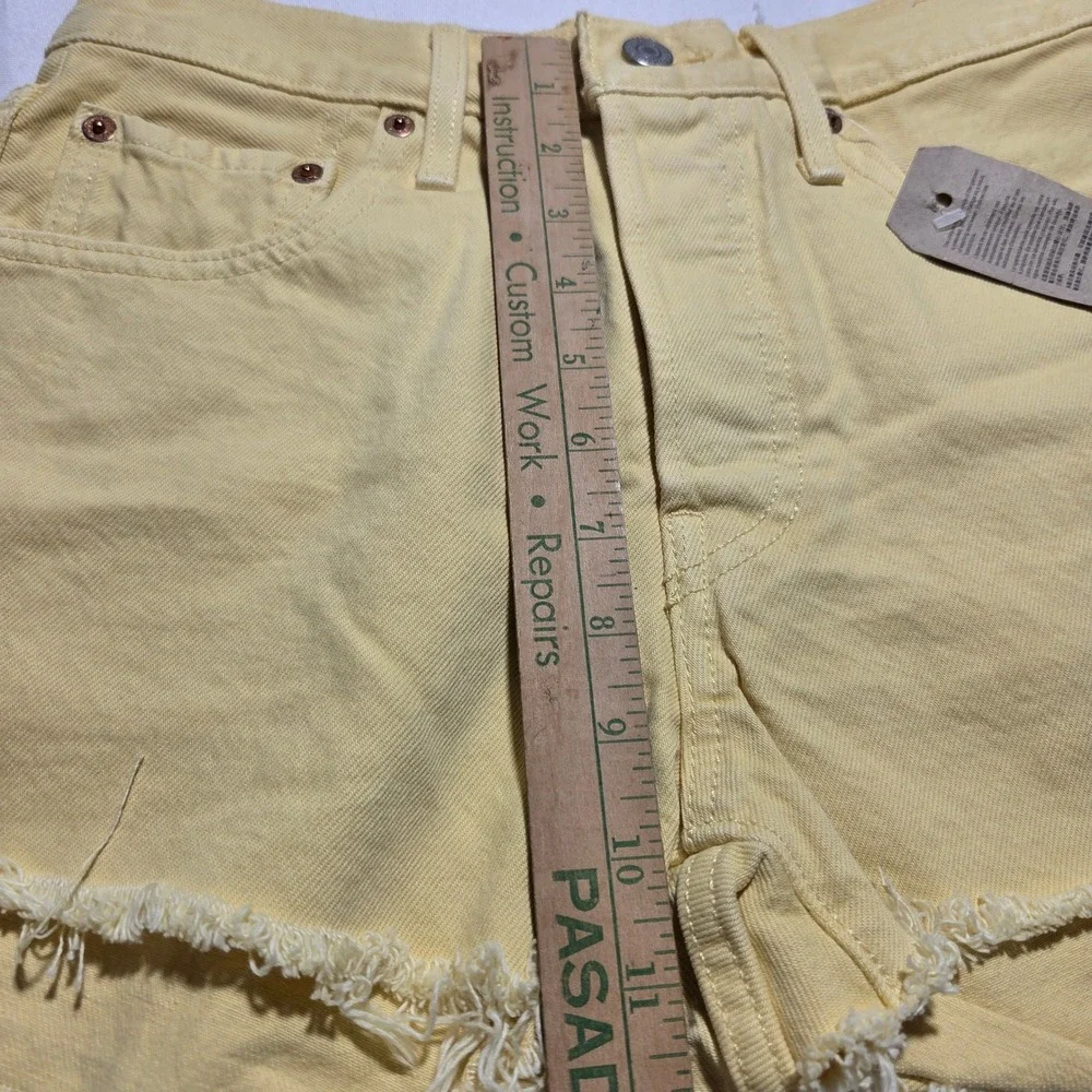Levis 501 Original High Rise Shorts Yellow Denim Cut Off Frayed Hem 56327-0253
